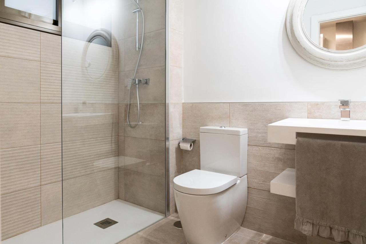 Apartamento De Lujo En Plaza Del Teatro Apartment Malaga Exterior photo